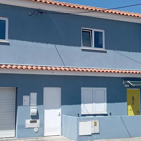 Casa de Férias Yellow Door *